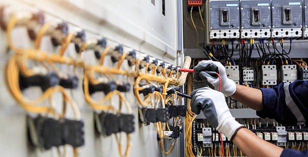 Professional Electrician technician working in Pinewood Estates, TX